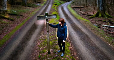 40 Calming Quotes To Bring You Clarity When You’re At A Crossroads In Life